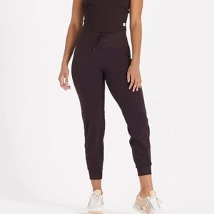 Vuori Daily Joggers Leggings Knit Dark Cherry purple Yoga Workout Women’s M